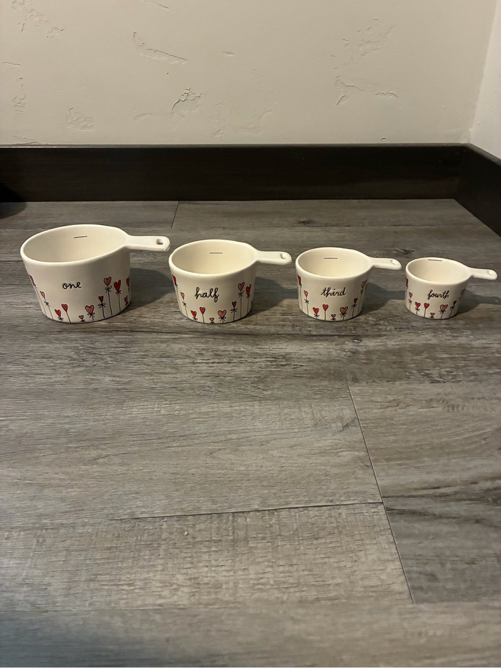 Rad Dunn heart measuring cups